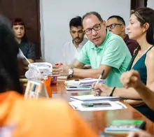 Alcalde Oscar Santos en diálogos con representantes de deportes extremos